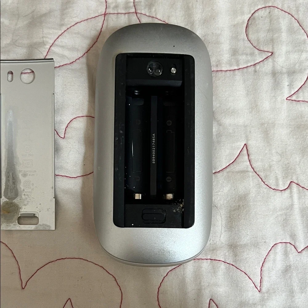 Apple elegant mouse